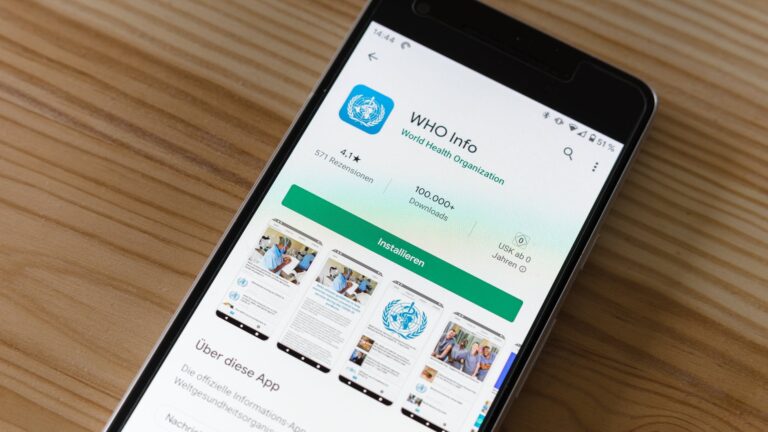 iphone smartphone internet technology